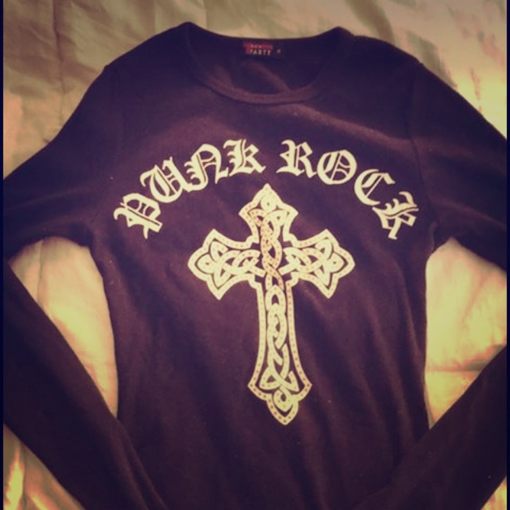 Punk rock graphic long sleeve top✨